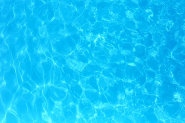 Синій колір води в басейні стиглі деталі води фон — стокове фото