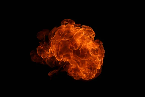 黒い背景に火炎のクローズアップ — ストック写真