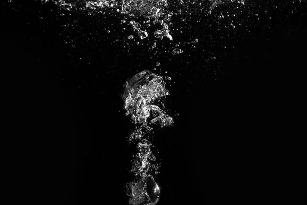 Vita bubblor under vattnet bakgrund — Stockfoto