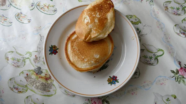 Pancake Kecil Berada Piring — Stok Foto