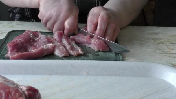 Aşçı Domuz Etini Parçalara Ayırır — Stok video