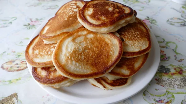 Tortitas Pequeñas Apilan Plato — Foto de Stock