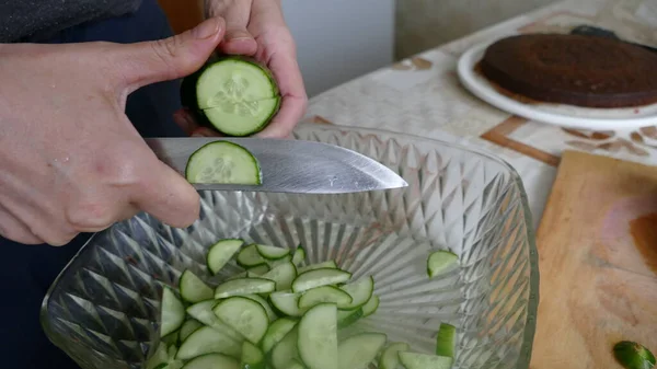 Cocinero Prepara Ensalada Vegetal Concepto Comida Saludable — Foto de Stock