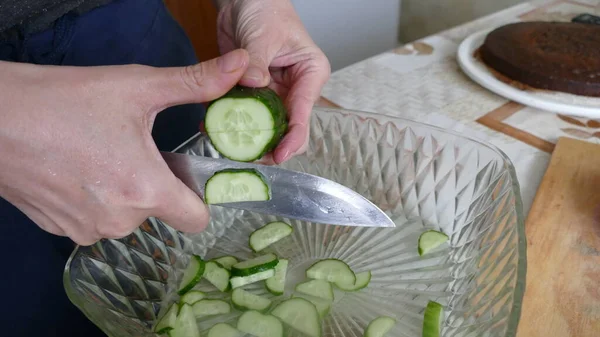 Cocinero Prepara Ensalada Vegetal Concepto Comida Saludable — Foto de Stock