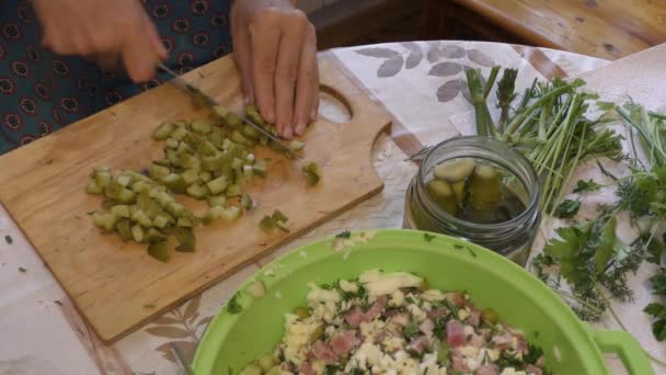 Chef Prepara Una Ensalada Concepto Alimentos Saludables — Vídeos de Stock