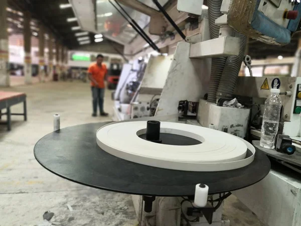 Mdf Panneau Particules Sur Machine Découpe Bois Scie Automatique Panneaux — Photo