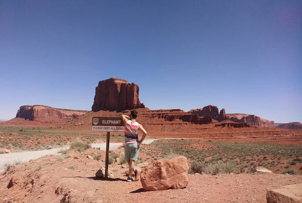 Resa till en Monument Valley i delstaten Utah — Stockfoto