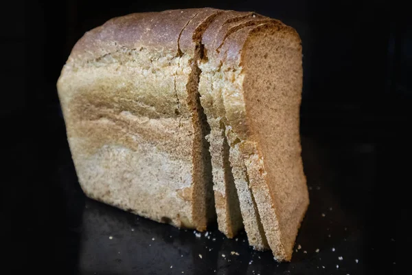Ciemny Chleb Jedzenie Blisko Widok Zdrowe Pełnoziarniste Jeść Duży Yammy — Zdjęcie stockowe