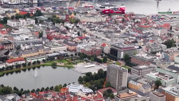 Bergen Stadsgebouwen Luchtfoto Van Floyen Attractie Floyvarden Balplass Wandelgebied Bewolkte — Stockvideo