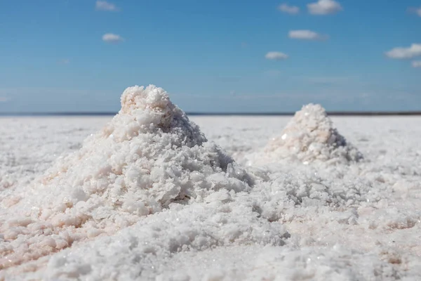 Weiße Rosa Salzsträuße Sammeln Sich Leuchtendes Meersalz Aus Nächster Nähe — Stockfoto