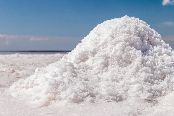 Λευκό Μάτσο Αλάτι Close Λάμπει Στην Ακτή Της Λίμνης Αλάτι — Φωτογραφία Αρχείου