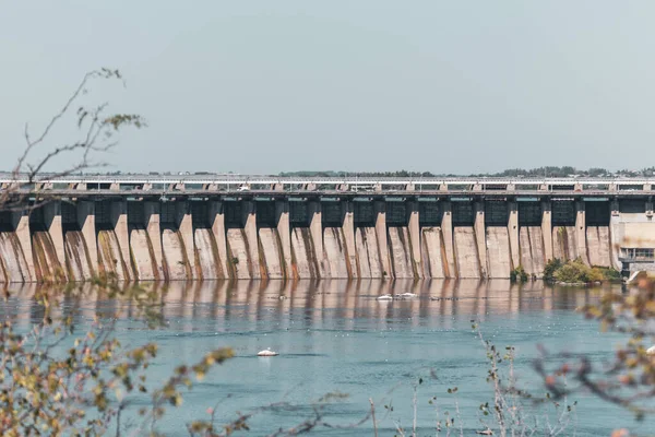 Dneproges Dia Ensolarado Visão Próxima Com Reflexão Água Usina Hidrelétrica — Fotografia de Stock