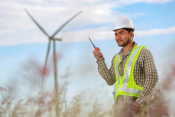 Engineers Investigating Wind Turbine — Stock Photo, Image