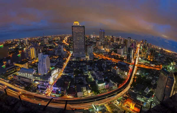 バンコクのビジネスゾーンにおけるバンコク近代的なオフィスビジネスビルの都市景観 — ストック写真