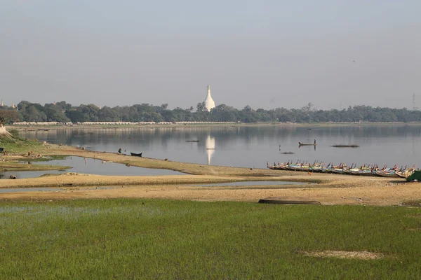 Der Friedliche Taungthaman See Bei Mandalay — Stockfoto