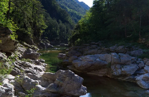 The Emerald Pools, among the most beautiful natural pools in Italy