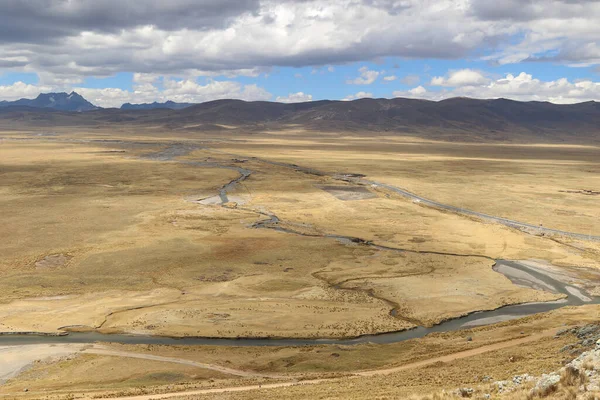 Paisaje de la meseta de los Andes en Perú — Foto de Stock