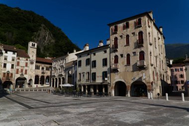 İtalya, Vittorio Veneto, Serravalle 'deki Flaminio Meydanı manzarası