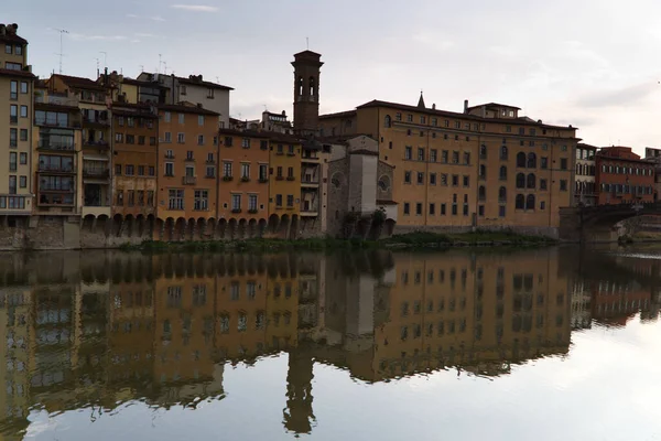 Le paysage de la rivière Arno à Florence — Photo