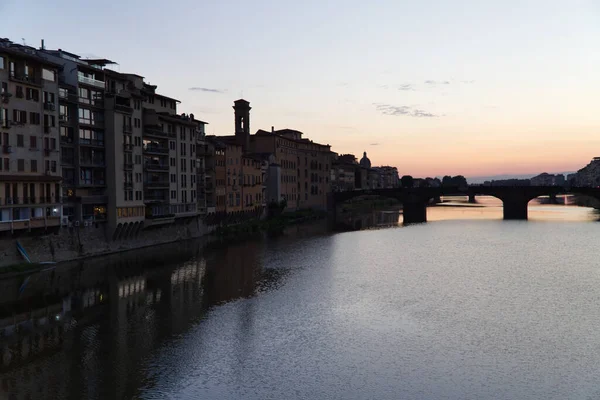 フィレンツェのアルノ川の夕日 — ストック写真