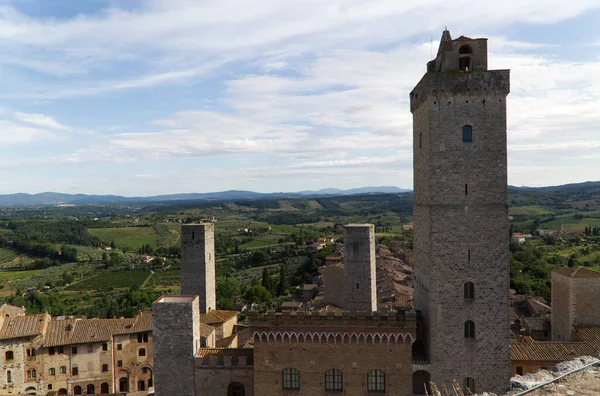 Widok na miasto San Gimignano ze szczytu jednej z wież — Zdjęcie stockowe