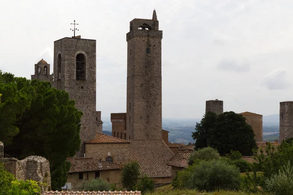 Vista de la ciudad de San Gimignano desde lo alto de una de las torres — Foto de Stock