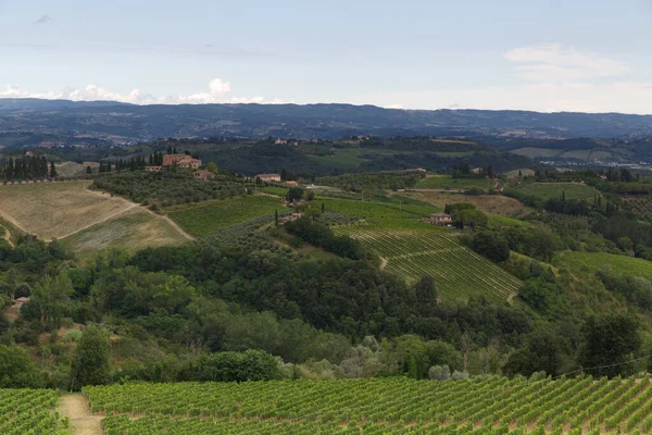 Toskánská krajina pohled z vesnice San Gimignano — Stock fotografie