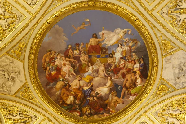 Floransa 'daki Pitti Sarayı' nın güzel odalarından birinin çatısı boyanmış.