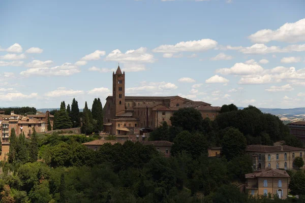 Panorama alrededor de la ciudad de Siena — Foto de Stock