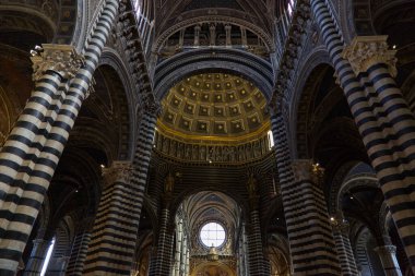 Siena 'nın görkemli katedralinin detayları.