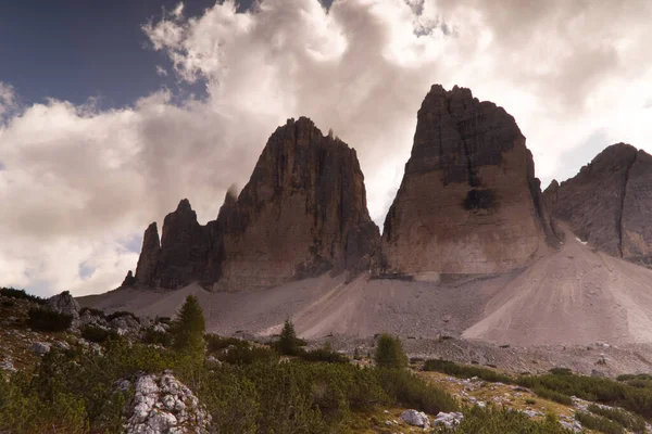 Le Tre Cime di Lavaredo nelle Dolomiti italiane — Foto Stock