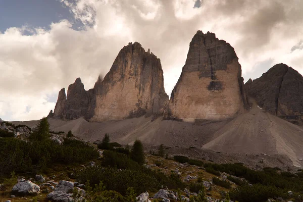 Los Tres Picos de Lavaredo en los Dolomitas Italianos — Foto de Stock