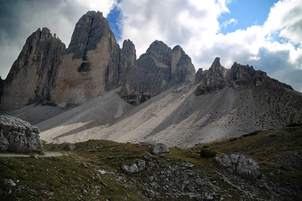 Los Tres Picos de Lavaredo en los Dolomitas Italianos — Foto de Stock