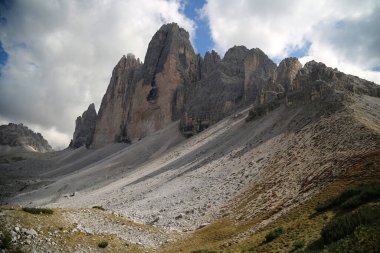 İtalyan Dolomitlerindeki Lavaredo 'nun Üç Tepesi