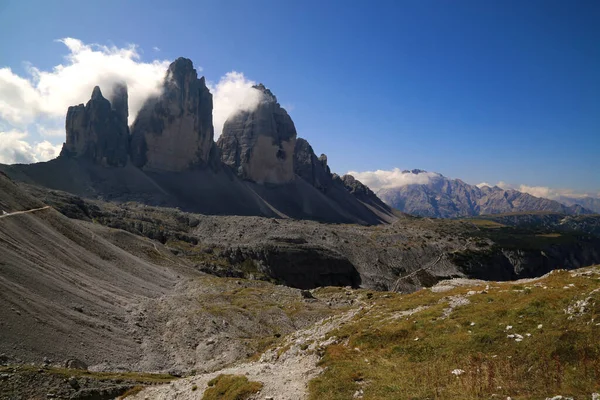 De drie toppen van Lavaredo in de Italiaanse Dolomieten — Stockfoto