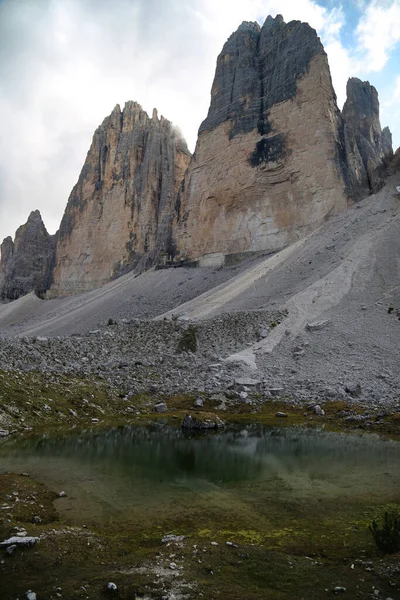 De tre topparna i Lavaredo i de italienska Dolomiterna — Stockfoto