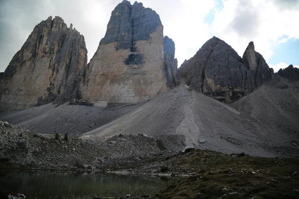 Los Tres Picos de Lavaredo en los Dolomitas Italianos — Foto de Stock