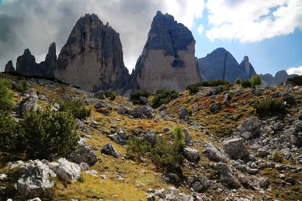 De drie toppen van Lavaredo in de Italiaanse Dolomieten — Stockfoto