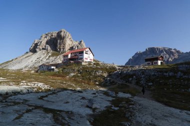 İtalyan dolomitlerindeki Üç Tepe doğal parkı. Yüksek kalite fotoğraf