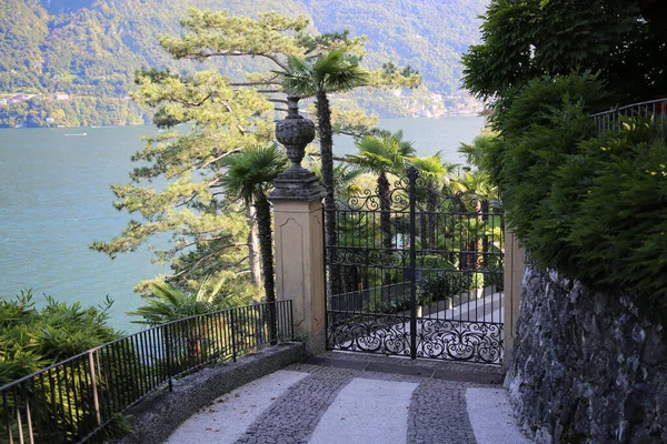 Lago Como, detalle de Villa Balbaniello, Italia — Foto de Stock