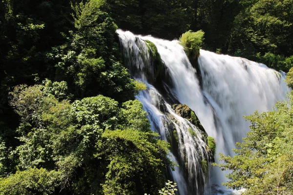 De prachtige watervallen van Marmore in Italië — Stockfoto