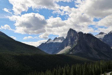 Banff Ulusal Parkı Kanada 'nın güzel manzarası