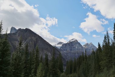 Banff Ulusal Parkı Kanada 'nın güzel manzarası
