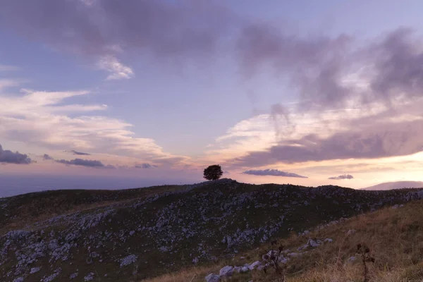 Puesta de sol en el Monte Pizzoc en Italia — Foto de Stock