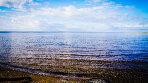 Mare Sotto Cielo Blu — Foto Stock