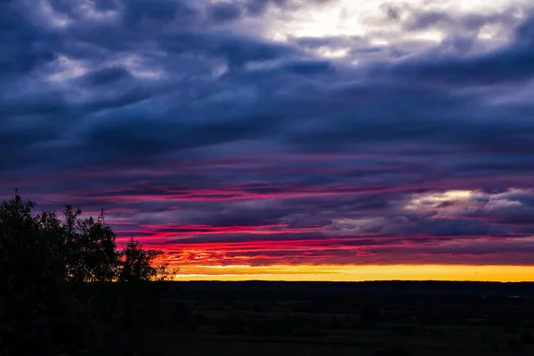 Coucher Soleil Lumineux Sur Ciel Nuageux — Photo