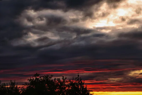 Coucher Soleil Lumineux Sur Ciel Nuageux — Photo