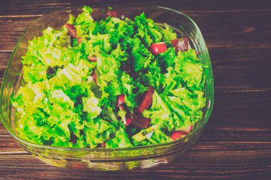 Sebzeli yeşil salata