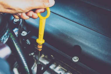 El motor yağında denetler