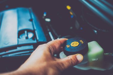 Arabanın motoru teknik onay